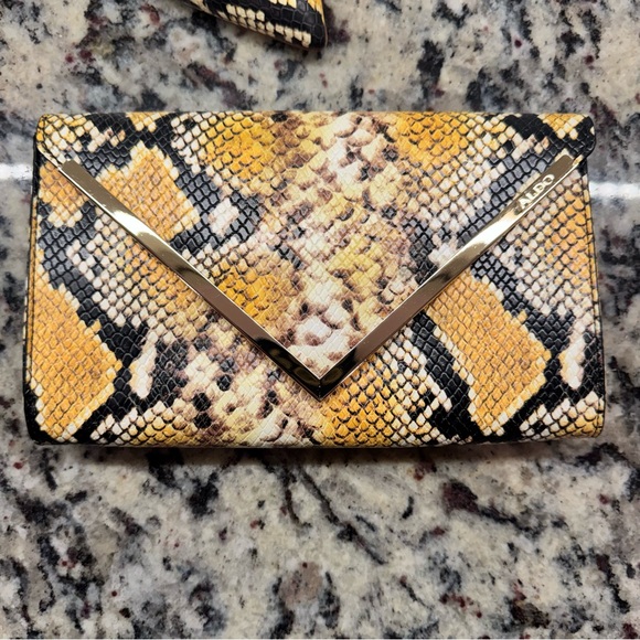 ALDO Yellow Snake Print Women's Heels & Matching Crossbody Bag - Picture 8 of 11
